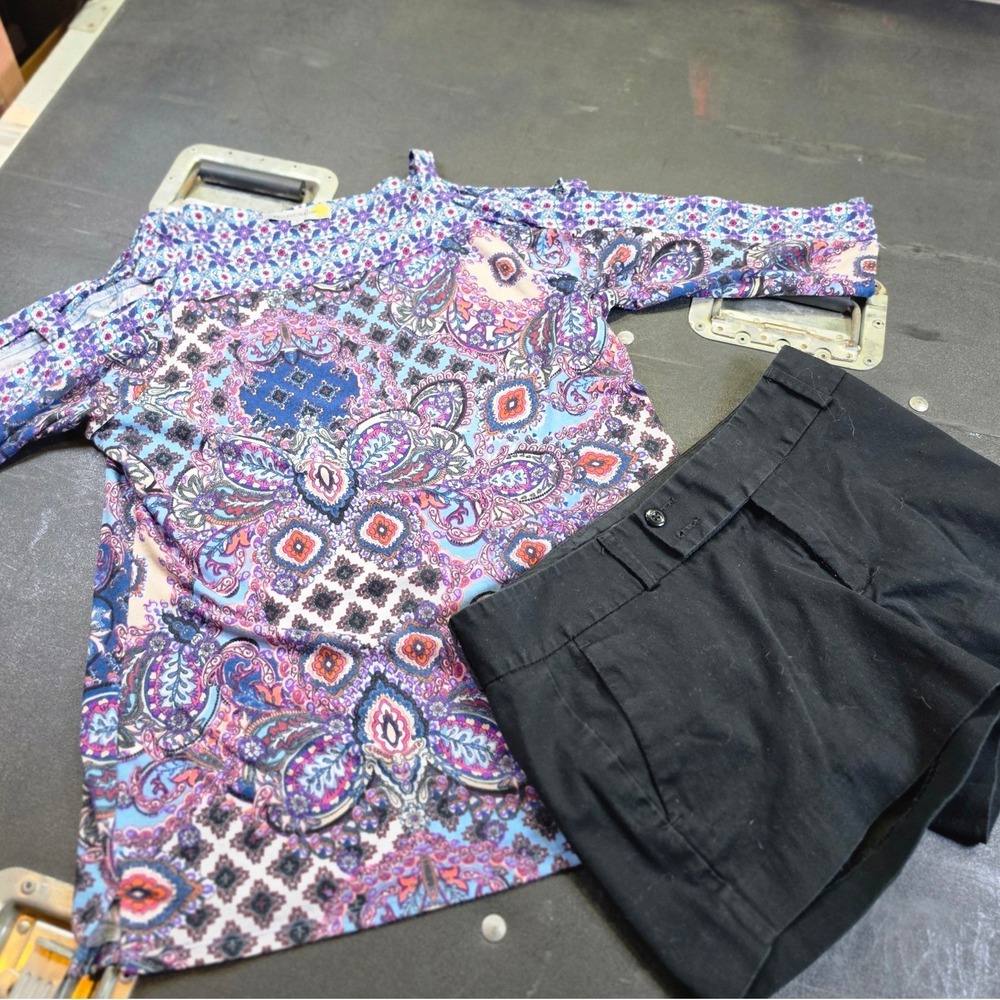 Figueroa & Flower Paisley Cold Shoulder Top & Banana Republic Black Shorts Set